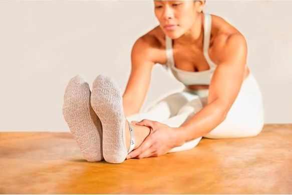 Шкарпетки для йоги Adidas Adidas Yoga Socks сірий L/XL ADYG-30202GR